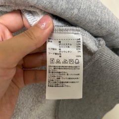 adidas フード付きパーカーの画像