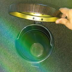 ペダル式ペール（ニトリ・中古品）の画像