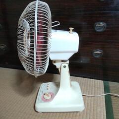 レトロ　小さくてカワイイ扇風機の画像