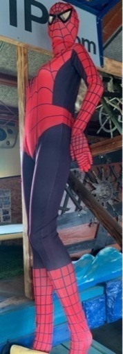 とっても素敵なアメリカ人女性のマネキンがスパイダーマンに！