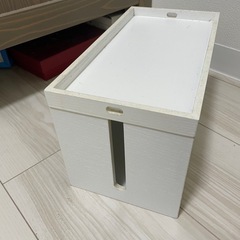 ティッシュケース　充電アダプター（タコ足配線）収納　小物置き　ベットサイドテーブルの画像