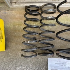 車　サスペンションスプリングの画像