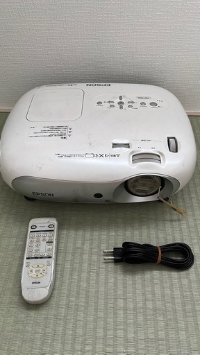 【秋田県内可】エプソンEPSONEMP-Tw20プロジェクター本体