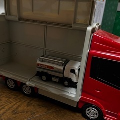 トミカ　キャリーカー、ダンプカーの画像