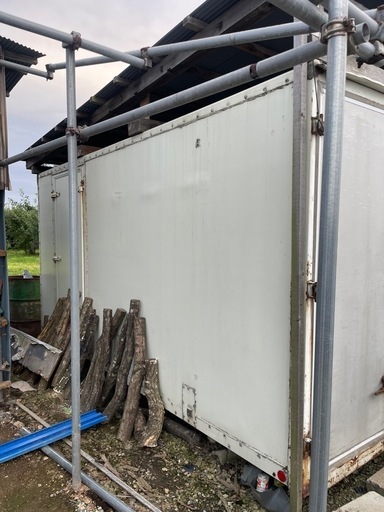 トラック用アルミコンテナ　2トンクラス？倉庫車庫物置などに