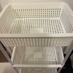 【お譲り先決定しました】キャリー付き3段ボックス