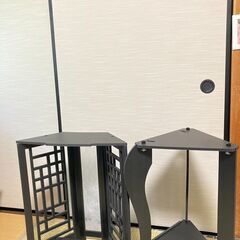 木調の花飾り台の画像