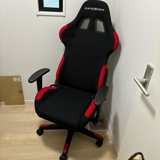取引き中　ゲーミングチェアDX RACER