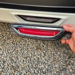 トヨタＣＨＲ　リアバンパーリフレクターの画像