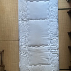 中古 ニトリ ホワイト布団 100×210cmの画像