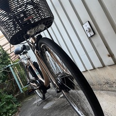 ブリヂストン  フロンティア①  　★両輪駆動　★回復充電　★ベルトドライブ　リチウムイオンバッテリーB200 6.2Ah 26インチ 3段 LED ゴールドの画像