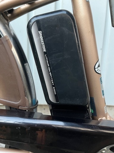 ブリヂストン  フロンティア①  　★両輪駆動　★回復充電　★ベルトドライブ　リチウムイオンバッテリーB200 6.2Ah 26インチ 3段 LED ゴールド