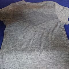 ⑩　Tシャツ　レディース　ユニクロ　 サイズM　バスト８０－８６　の画像