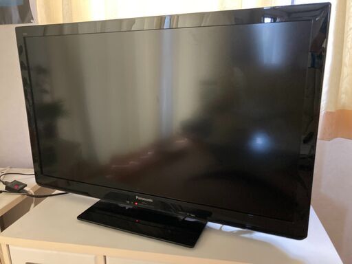 パナソニック製ハイビジョン液晶テレビ　ビエラ３７V型（２０１１年式）