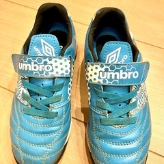 【値下げ】子供用運動靴　サッカーシューズ　16cmの画像