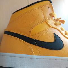 極上NIKEエアジョーダン1MID イエロー27CM の画像