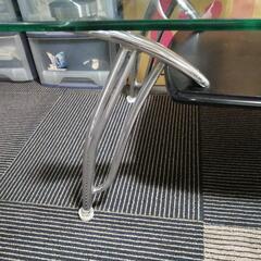 ガラステーブルの画像