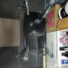 ガラステーブルの画像