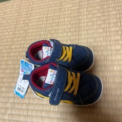 子どもシューズ　16センチ