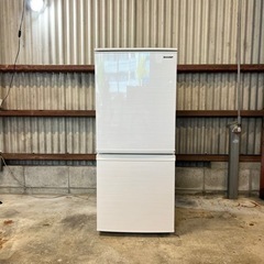 ご成約済み🐶 SHARP 一人暮らし冷蔵庫 137L✨ 2020年製⭕️の画像