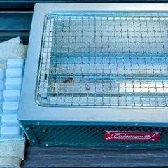 ガーデンテーブルとBBQセットの画像