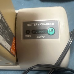 電動自転車バッテリーと充電器セットの画像