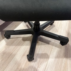 高評価のゲーミングチェア、傷なしの画像