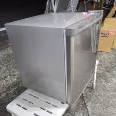 🍎エスキュービズム 1ドア冷凍庫 WFR-1032SLの画像