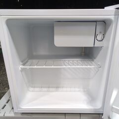 🍎コンフィー 冷蔵庫 45L 右開き RCD45WH/Eの画像