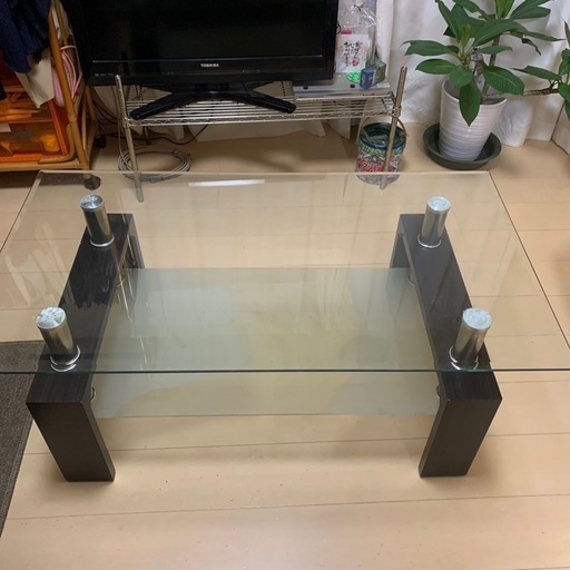 オシャレなガラステーブル