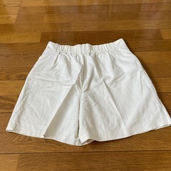 GU ベージュキュロットパンツ　XLサイズの画像