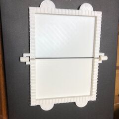 ブラジル料理のパステルを作るときに使う押し型です。
