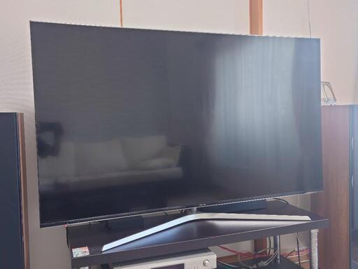 65インチ液晶テレビ