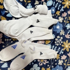 adidas靴下白色