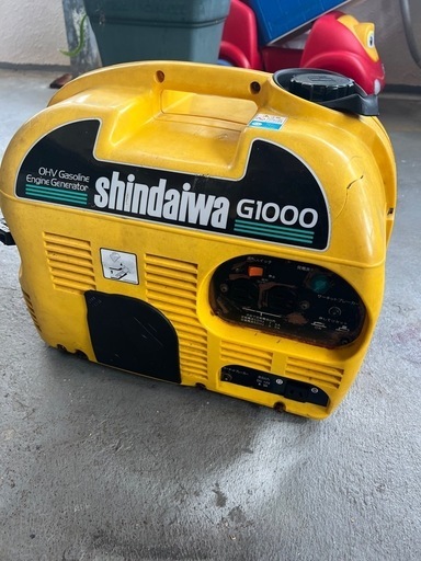 発電機900wエアコン動かせます。台風対策やキャンプなどにどうぞ。