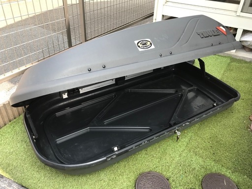 THULE ルーフボックス　両開きタイプ