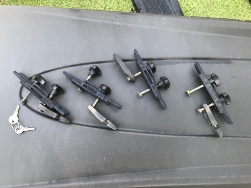 THULE ルーフボックス　両開きタイプ