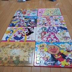 キャラクター パズル 8枚の画像