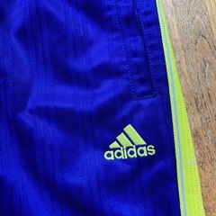 adidasジャージパンツの画像