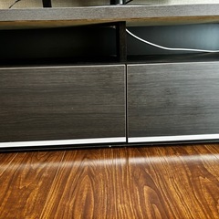 テレビボードの画像