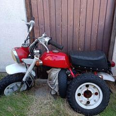 ８８年モンキー６vとパーツ多数の画像