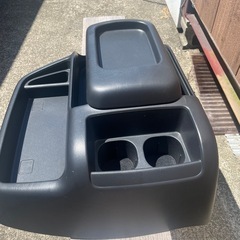 ハイエースワイドセンターコンソールの画像