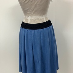 ☆値下げ☆K2408-473 Iune moire フレアスカート ブルー 花柄 毛玉あり 中古の画像