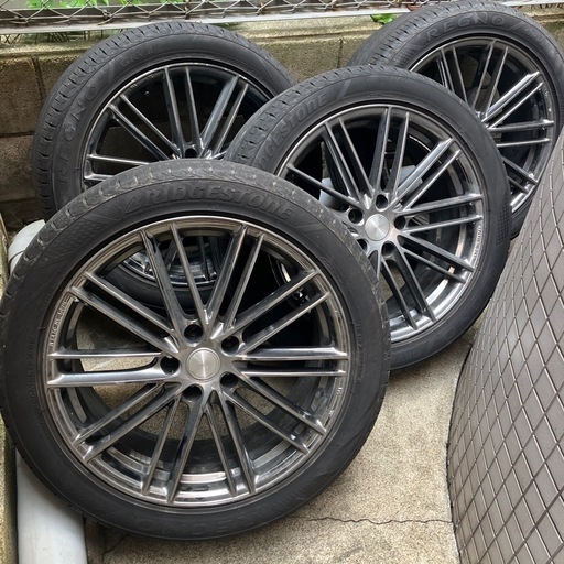 タイヤ4本ホイールつき