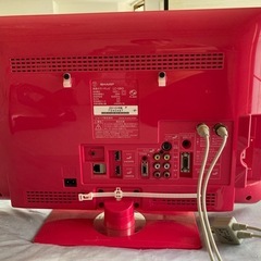 シャープ19インチテレビピンク色の画像