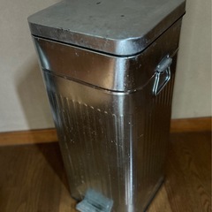 ゴミ箱　足踏み
