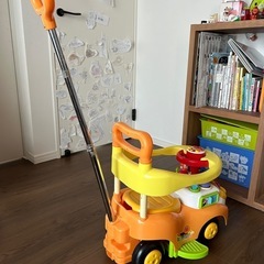 アンパンマンの乗り物遊具の画像