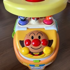 アンパンマンの乗り物遊具の画像