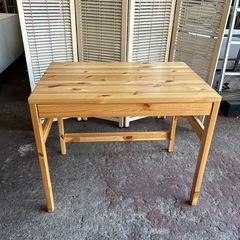 ②無印良品　パイン材デスク　引き出し付き