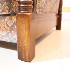 Karimoku(カリモク家具)のCOLONIAL(コロニアル)シリーズ カントリースタイルのソファーベッドです。来客や別荘などで活躍する便利な3人掛けソファー！！の画像